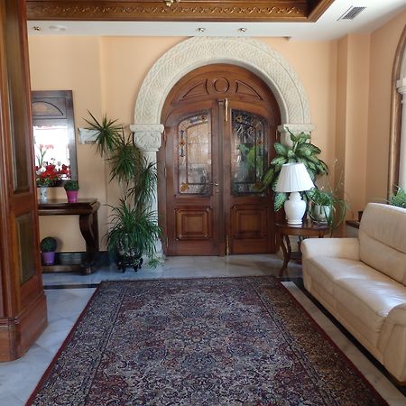Hotel Aranda Аранда де Дуеро Екстериор снимка