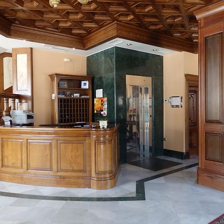 Hotel Aranda Аранда де Дуеро Екстериор снимка
