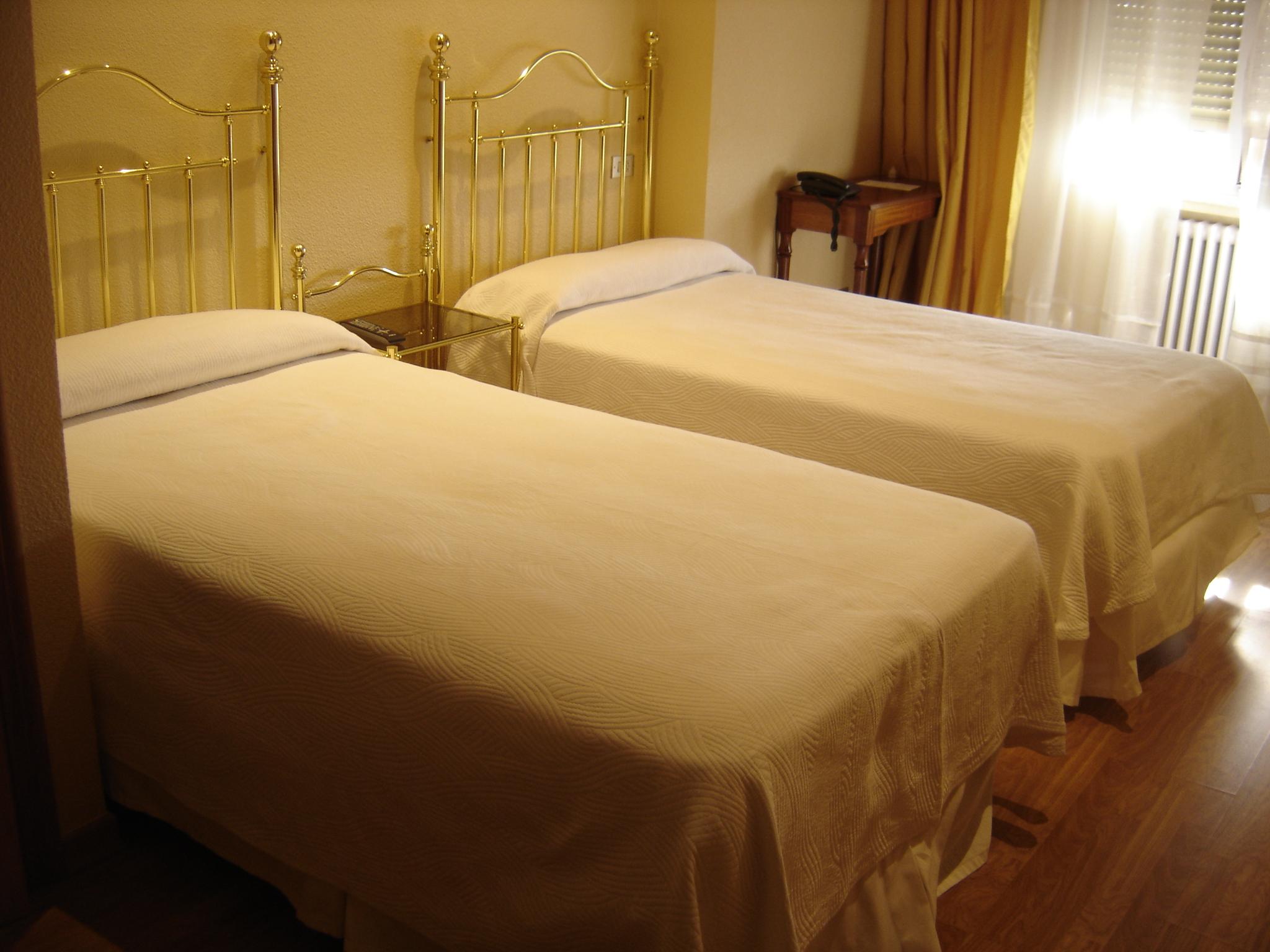 Hotel Aranda Аранда де Дуеро Екстериор снимка