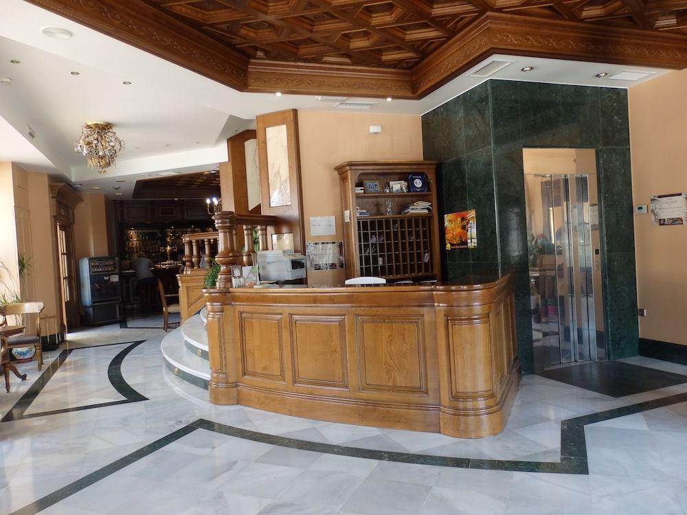 Hotel Aranda Аранда де Дуеро Екстериор снимка