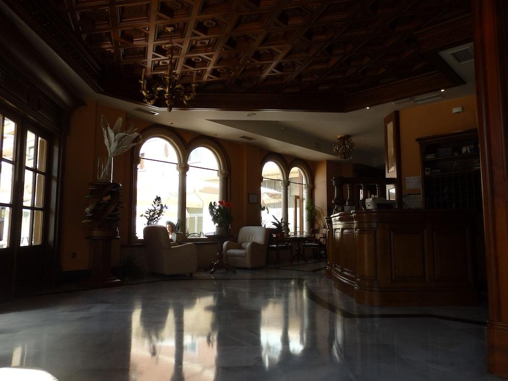 Hotel Aranda Аранда де Дуеро Екстериор снимка