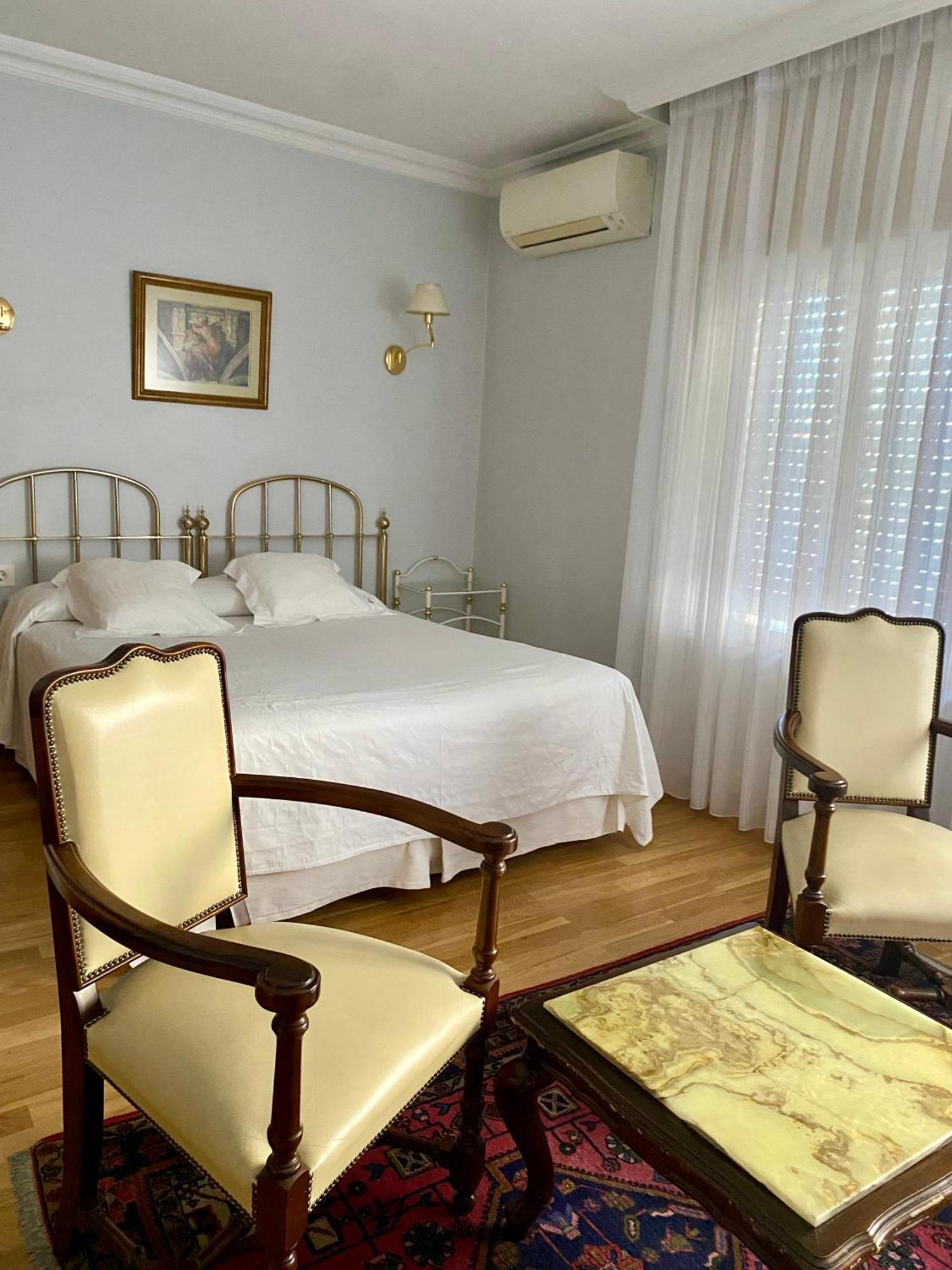 Hotel Aranda Аранда де Дуеро Екстериор снимка
