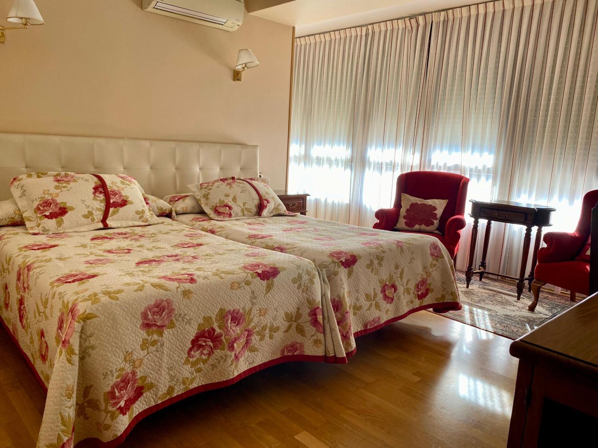 Hotel Aranda Аранда де Дуеро Екстериор снимка