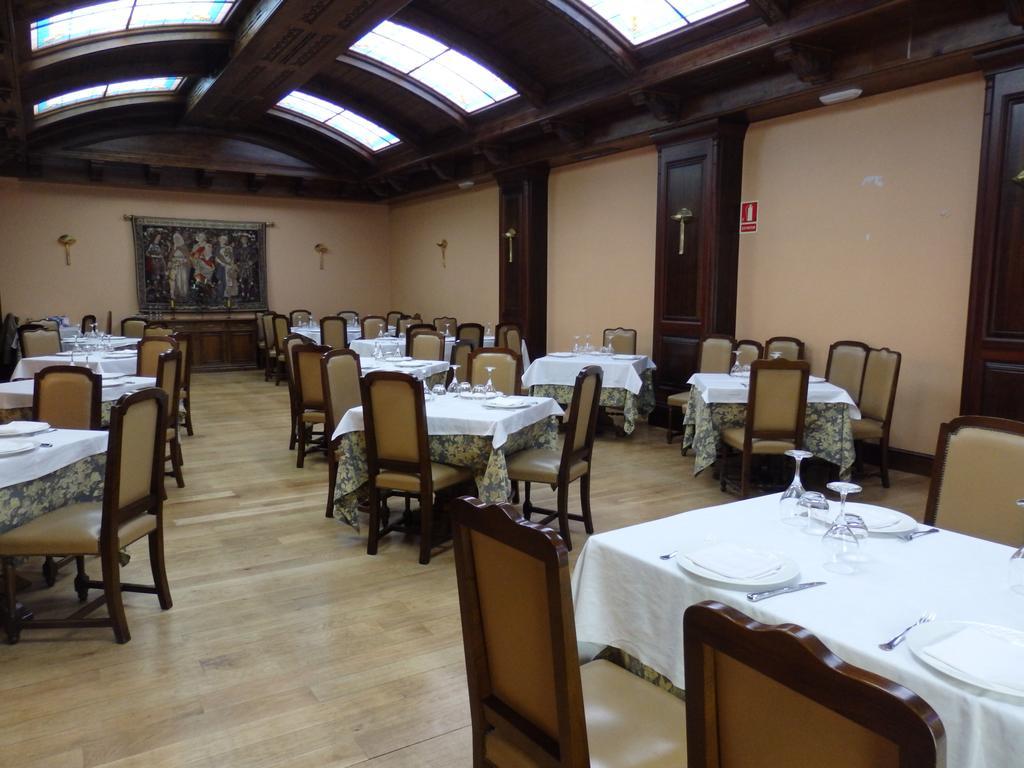 Hotel Aranda Аранда де Дуеро Екстериор снимка